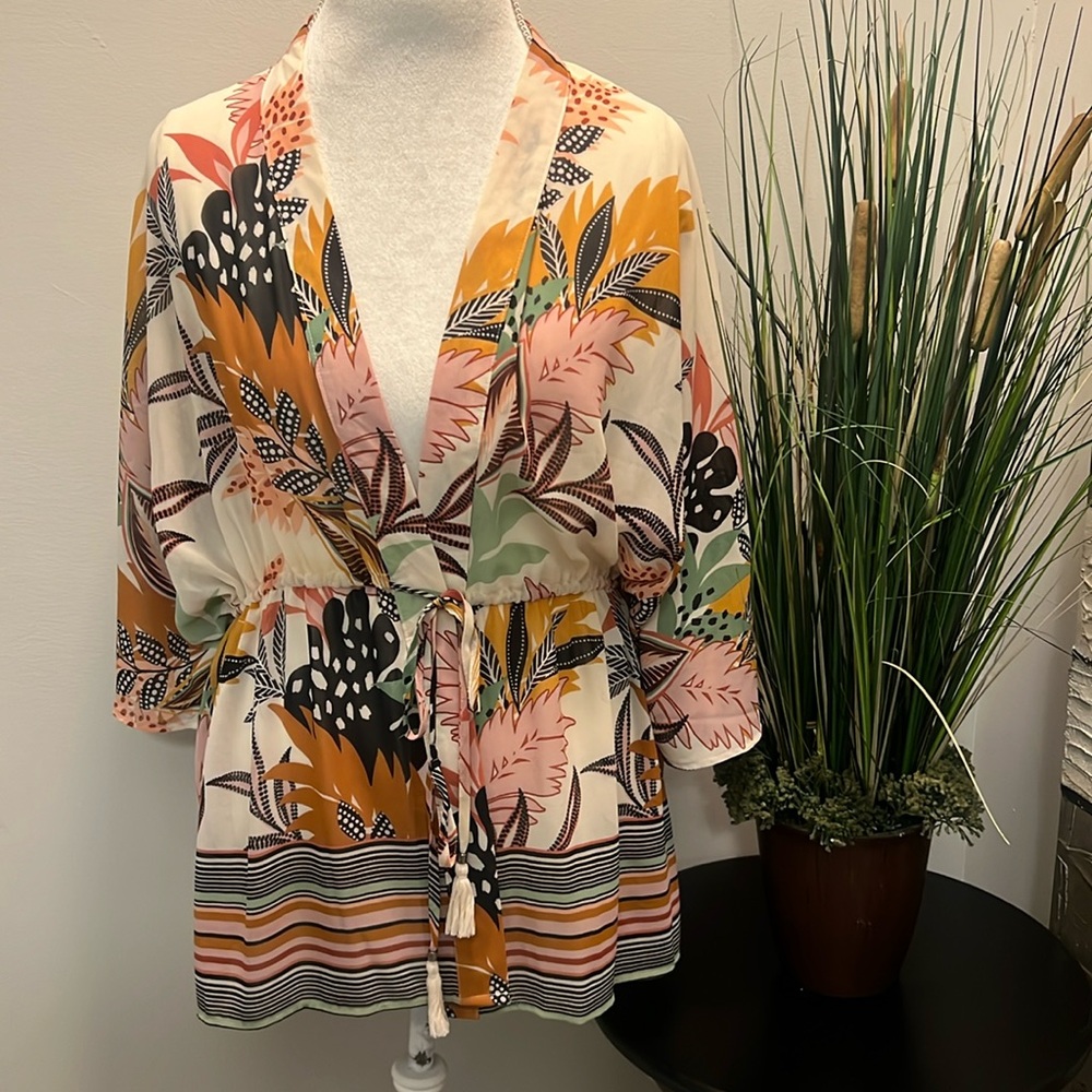 Waist drawstring top! Can be worn as a top with pants or as a swimsuit coverup!